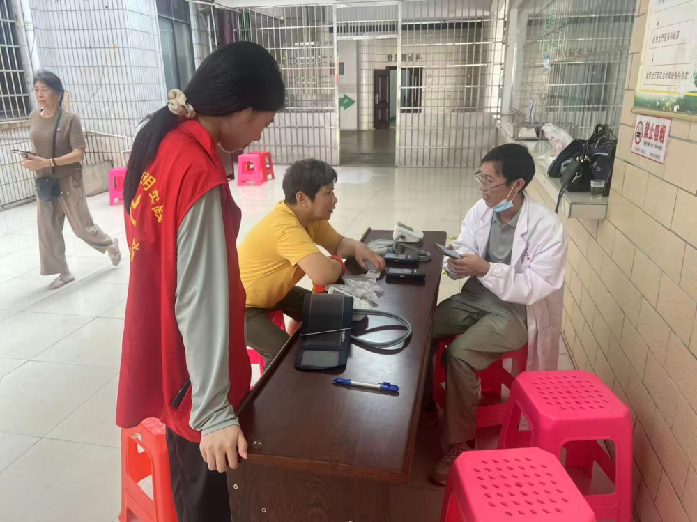 博爱医院老年人看病代挂号老人体检全程引导，安稳完成检查的简单介绍