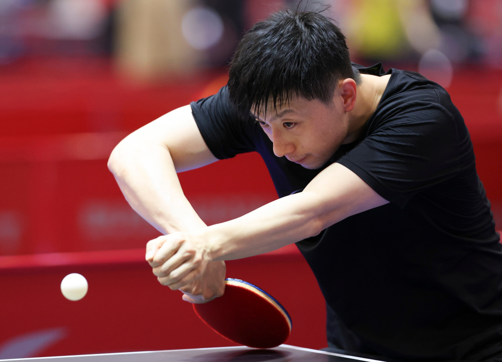 乒乓球世乒团体赛中国队进行赛前训练