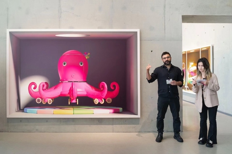 一周艺术人物|诗画"背面"的喻红,吉狄马加,庄艺岭