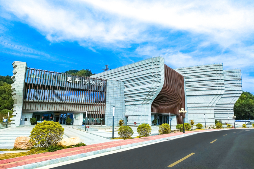 景,稀有地热水禾田温泉,超大自然森林氧吧,花林果海生态园,主题酒店群