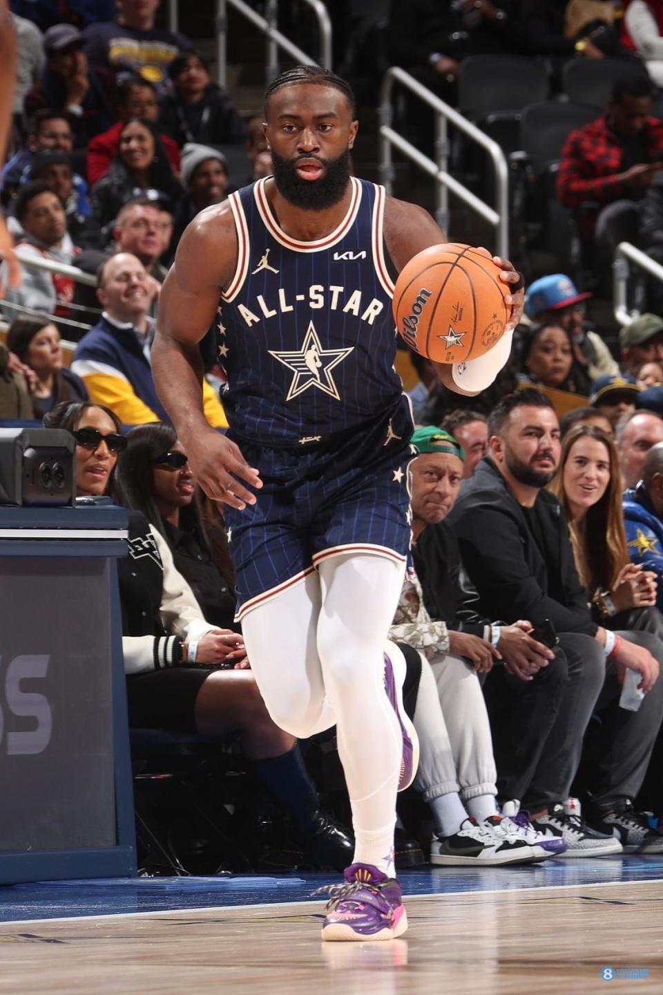 火力全开杰伦布朗23中15三分12中6砍全队第二高36分另8板3助