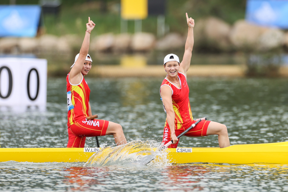 皮划艇静水——林文君/帅常文夺得女子200米双人划艇冠军_腾讯新闻