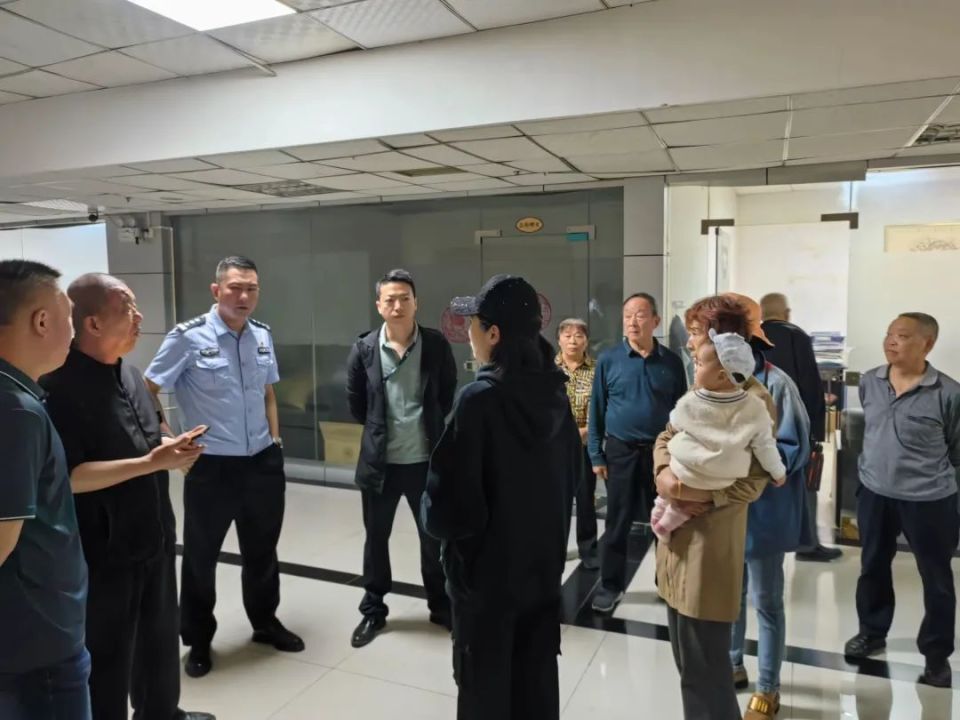 南充一小区业主怀疑"物业偷车"后续,已有4辆二轮车被认领