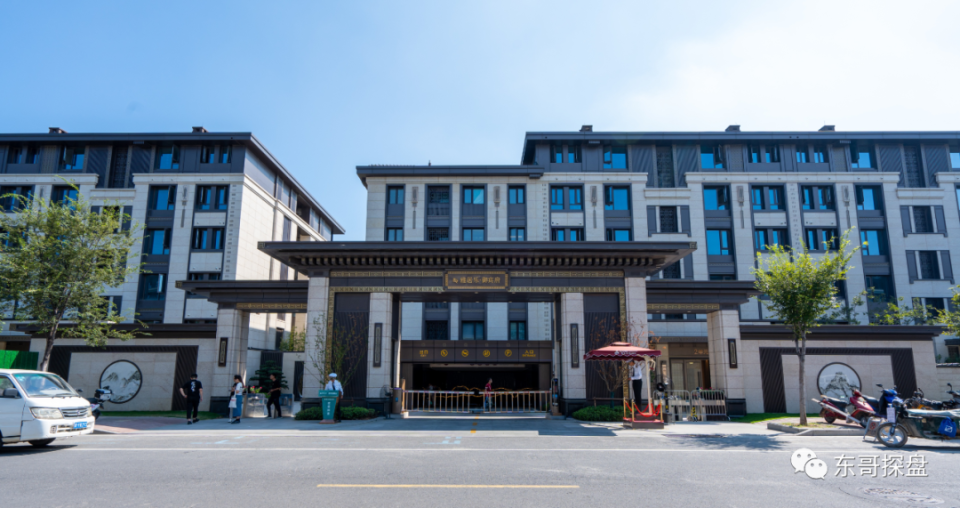 有图有真相！建设10年的北龙湖南岸豪宅区，如今真实什么样？_腾讯新闻