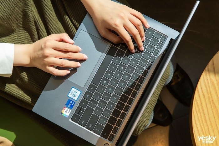 华为擎云 g540商用笔记本开箱:工欲善其事必先利其器_腾讯新闻