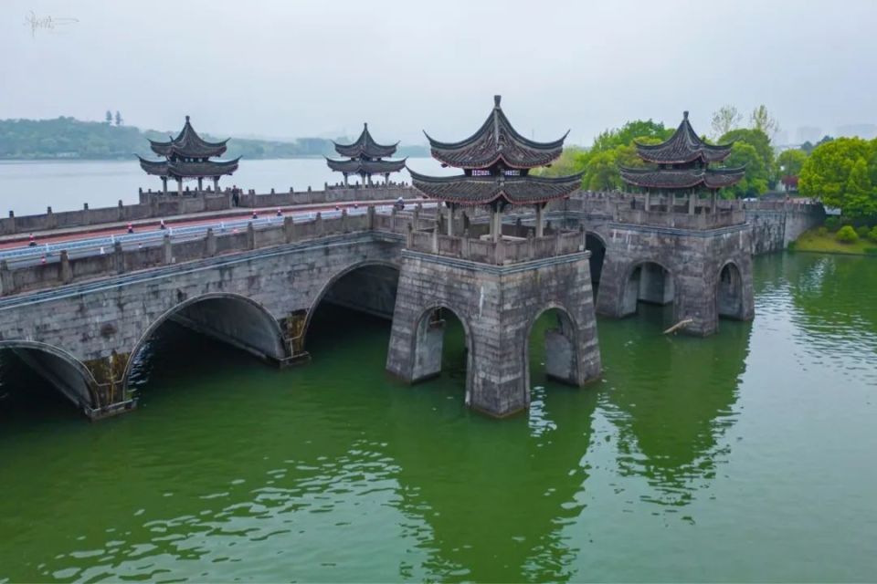 萧山有座桥曾经上过美国纽约时代广场大屏,它的建筑风格确实罕见