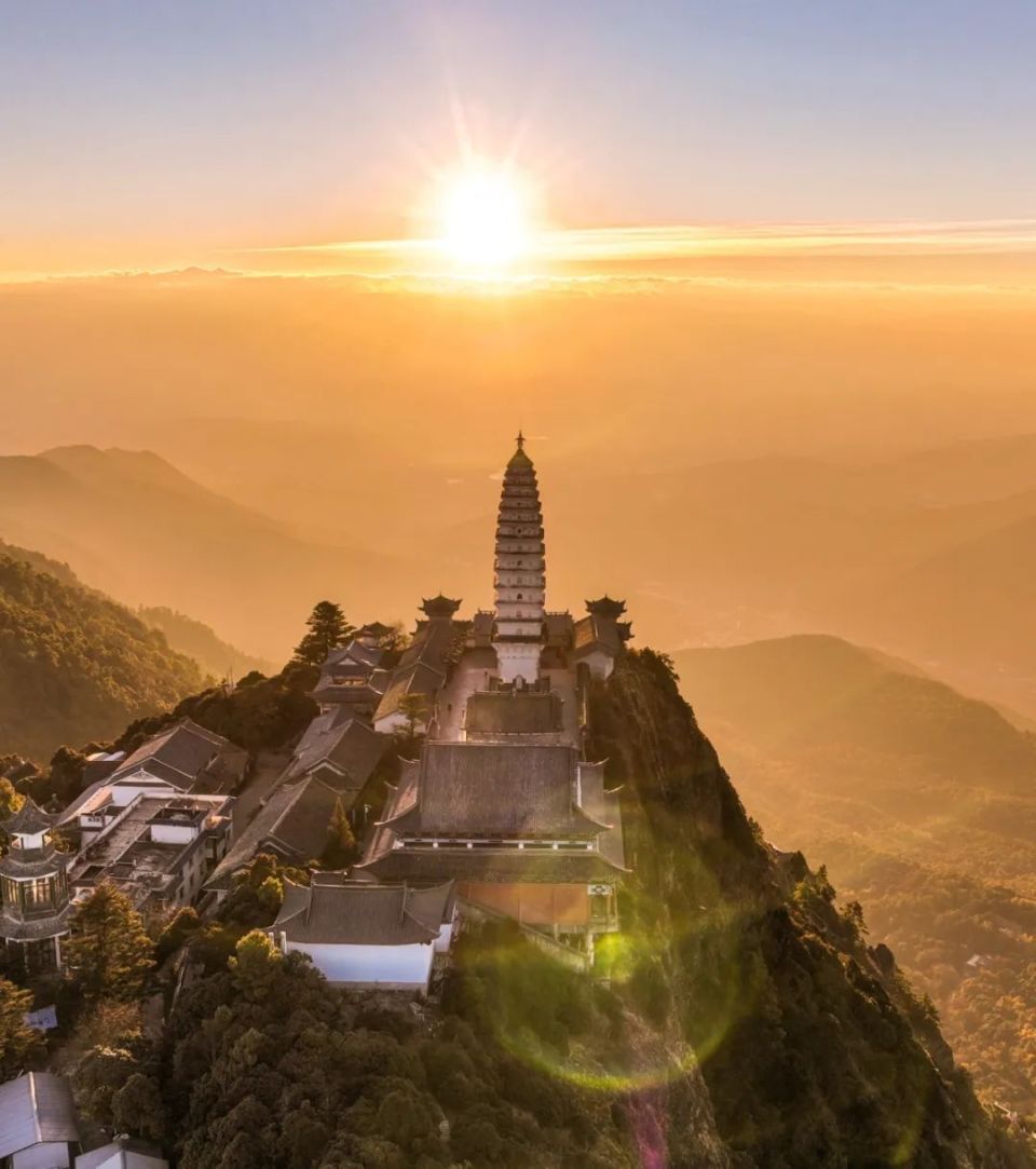 大理宾川鸡足山景区图片