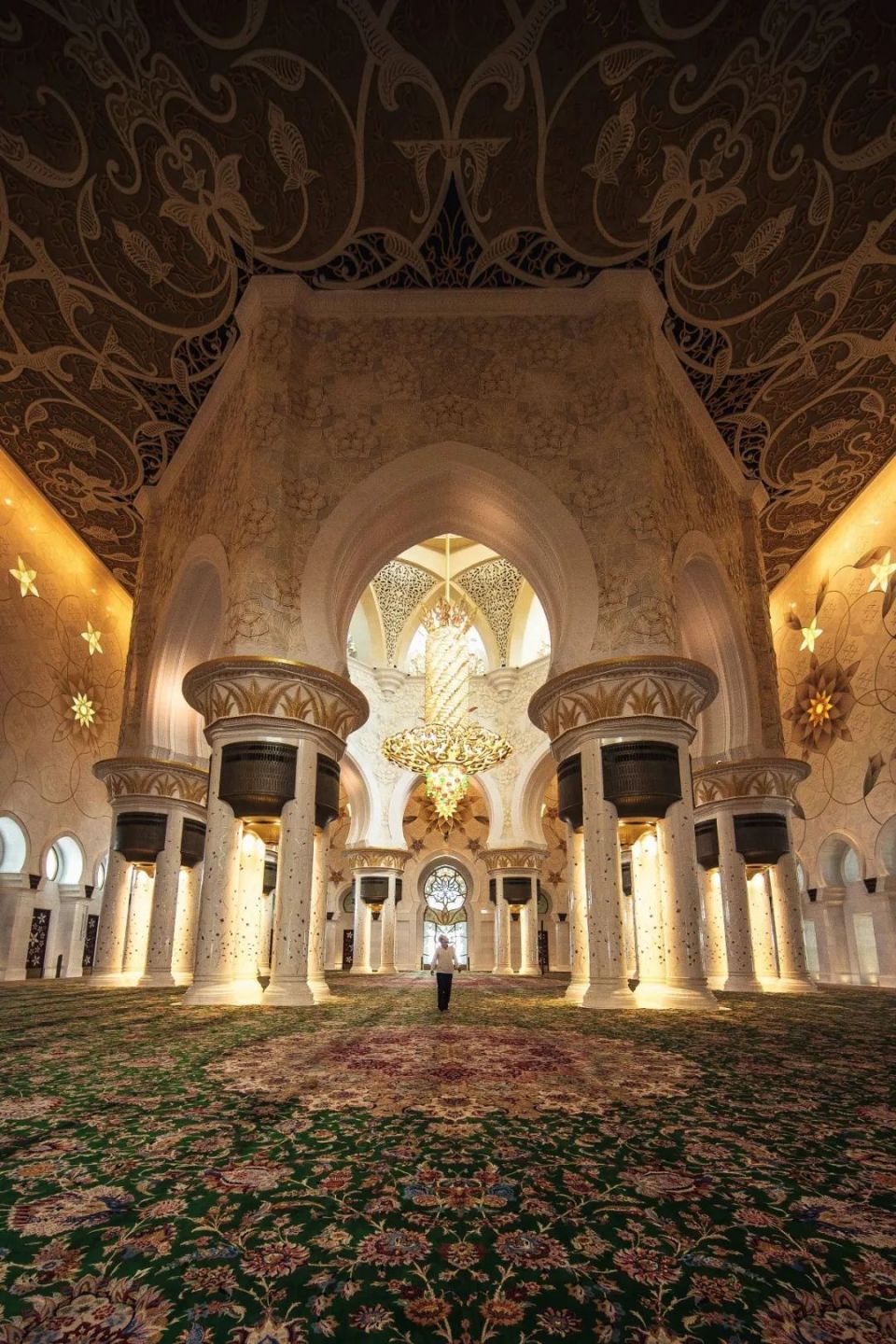 激发夏日灵感,打卡阿布扎比101旅行清单_腾讯新闻