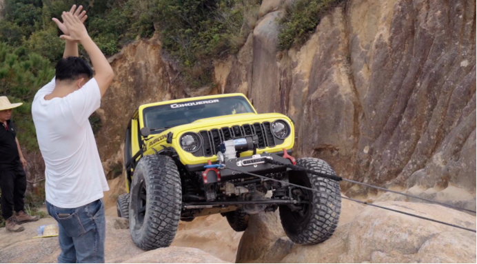 征服越野圣地—浪琴湾!全新牧马人首次挑战浪琴湾全程!