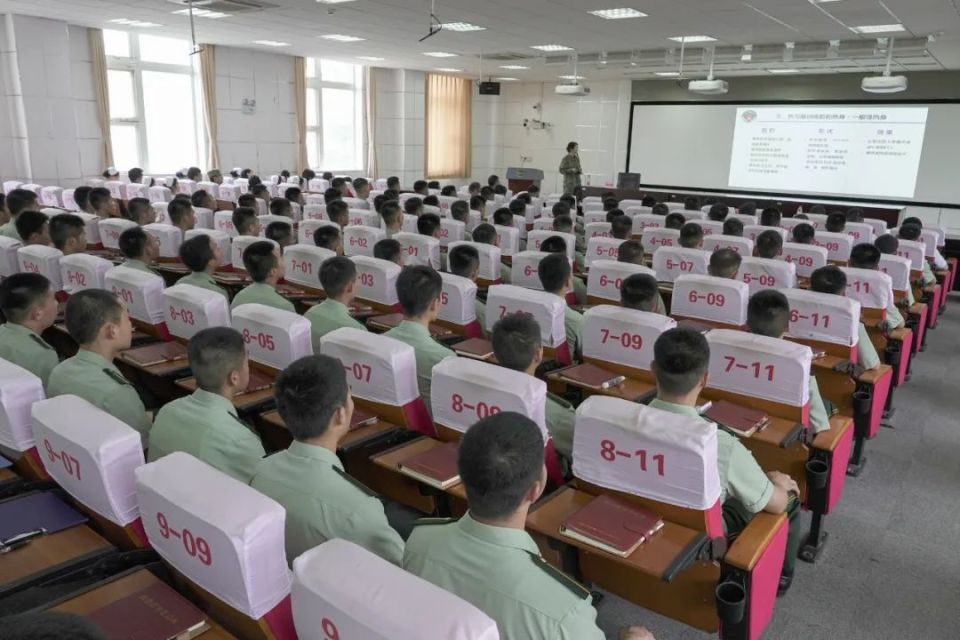 解放军总医院全体官兵员工为党庆生!