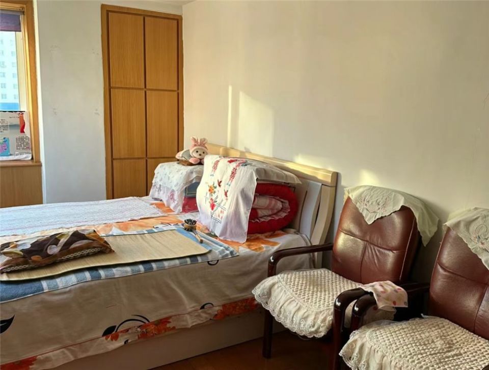 86岁奶奶日子过得太自律,坚持每天收拾屋子,整洁的老房太舒适了