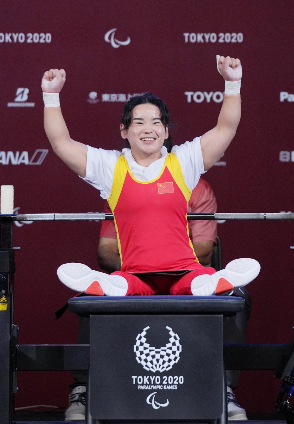 2021年8月26日,在东京残奥会举重女子41公斤级比赛中,中国选手郭玲玲