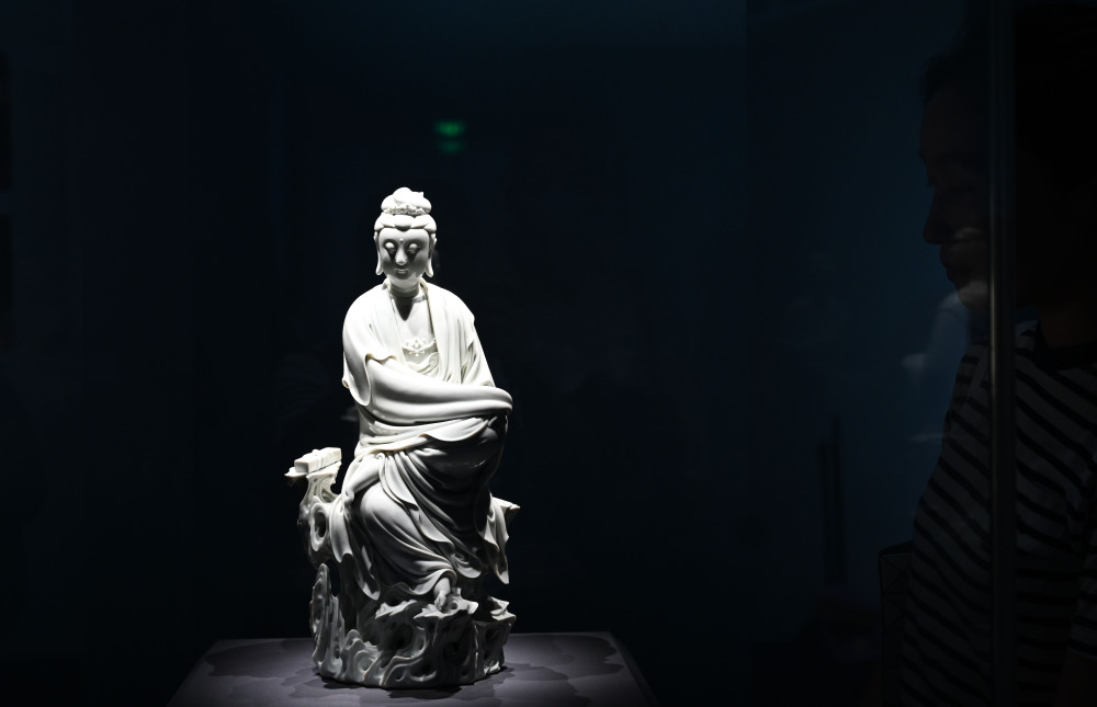 (文化)"中国白——德化白瓷展"在国博开幕_腾讯新闻