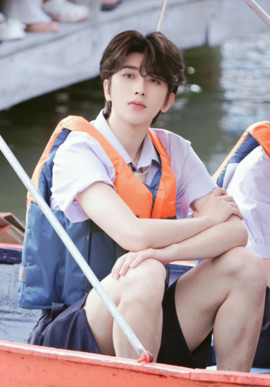 蔡徐坤彻底凉凉!《奔跑吧》p掉他所有镜头,后期老师技术太牛-腾讯新闻