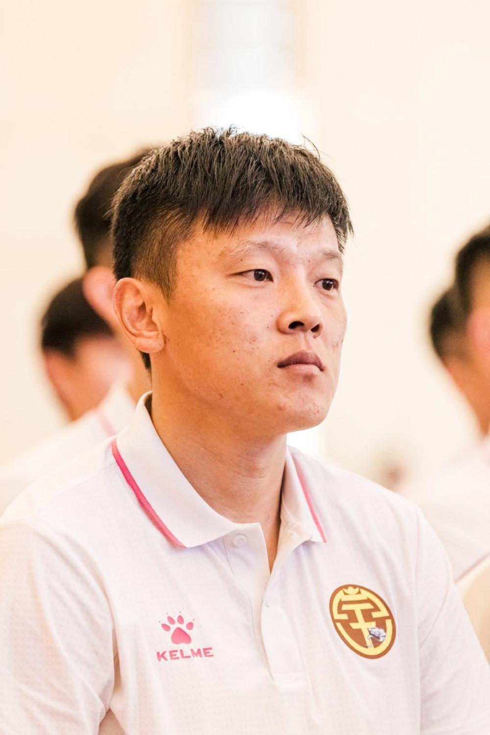 专访邹正:广西球迷的热情让我震撼,中甲与中超节奏相差不大_腾讯新闻