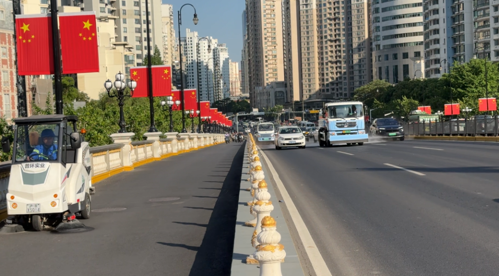 一起来看普陀区武宁路(真北路-长寿路)保洁新模式