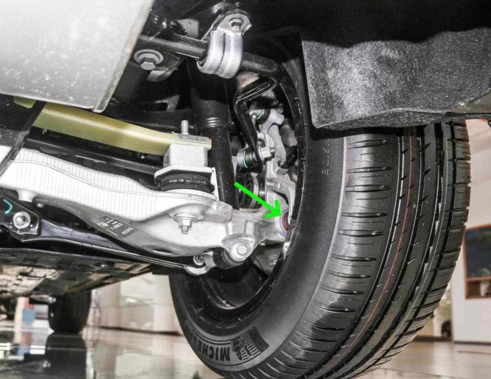 非独立悬架就是差?一篇看懂主流汽车悬架