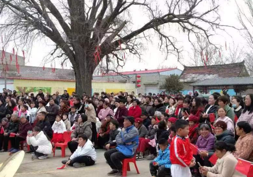 河南长葛市大周镇:"村晚"热辣滚烫 乡村文化火起来
