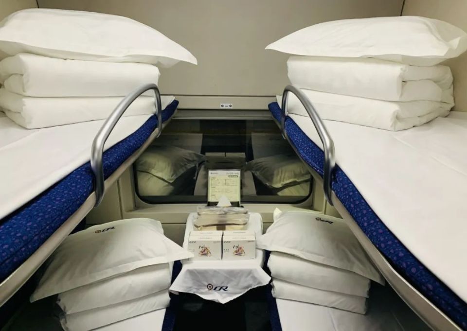 此次开行高铁动卧列车是对原有北京西,上海与香港红磡站