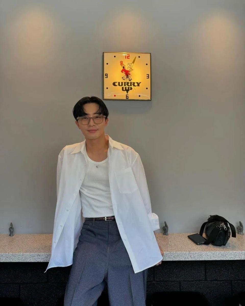 镜框熟男，Geek Chic 穿搭再次引发韩男追捧-腾讯新闻