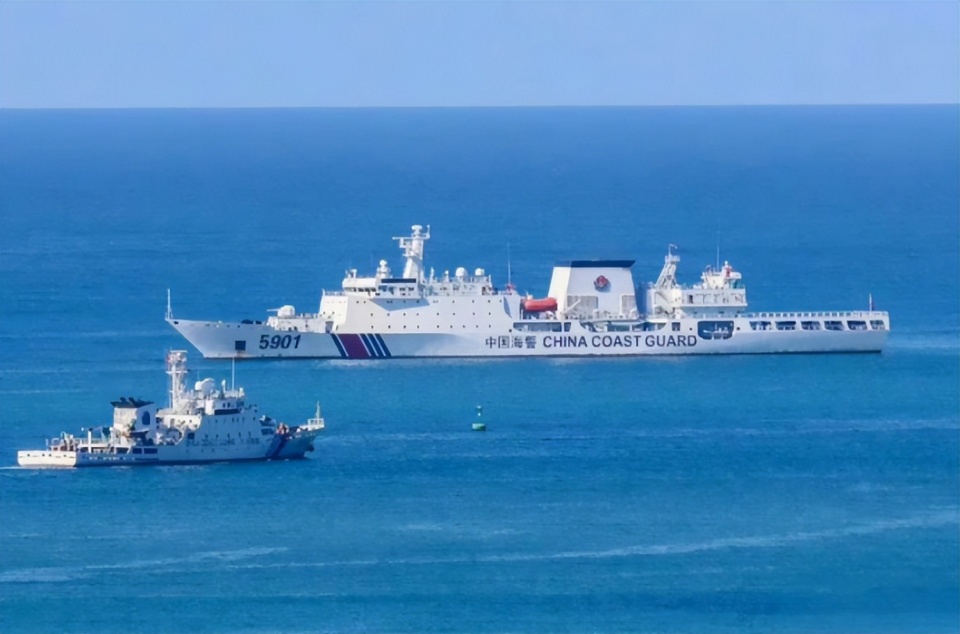 中菲南海发生近10次摩擦,国防部:中方的主权和领土不_