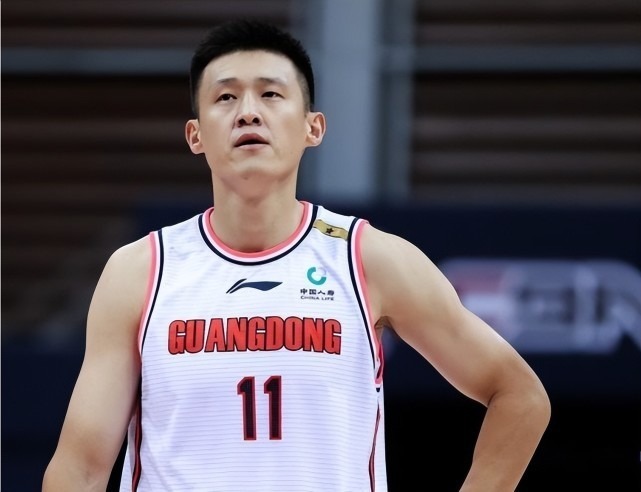 周鹏22年夏天被迫离开宏远去深圳当时我甚至想过退役算了