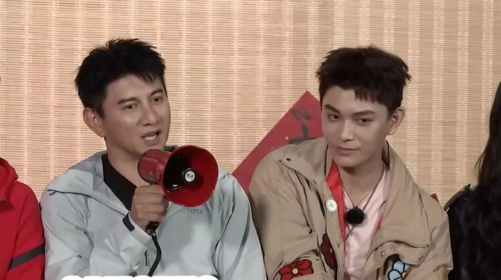 追星星的人打卡永定土楼吴奇隆林峯丁禹兮分享独家追星记忆