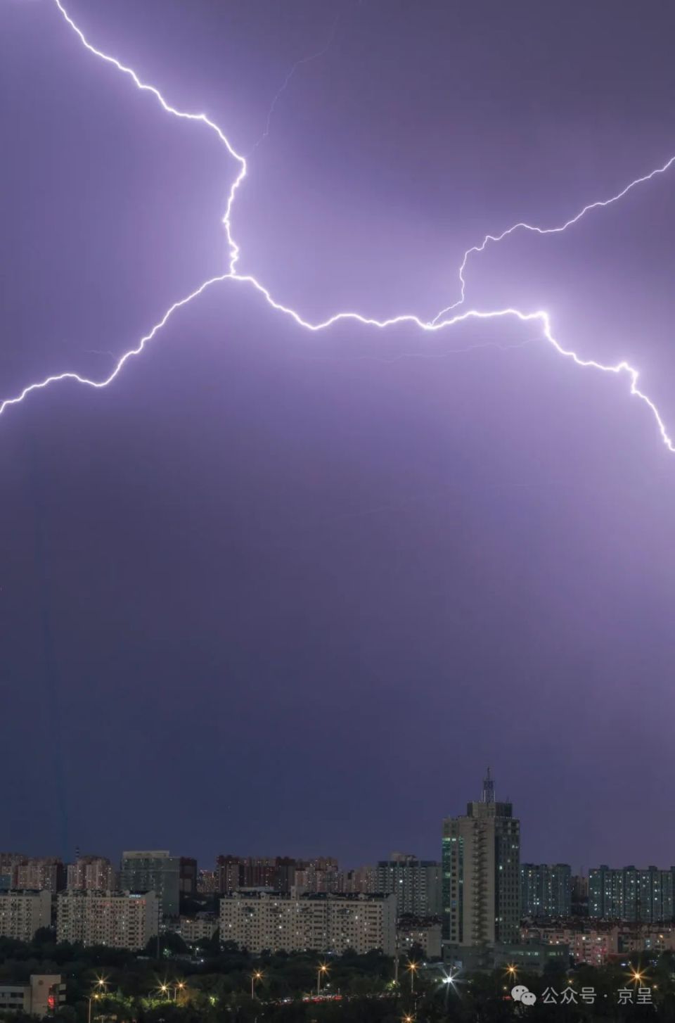 北京雷雨过境,25张闪电照片无比震撼!