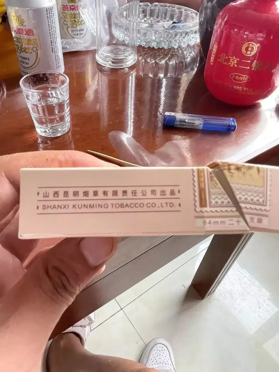 云南昆明现身外省产香烟包装盒初看不伦不类烟民百思不得其解引起网友