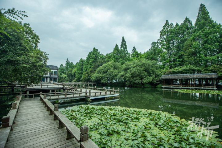 杭州discovery丨西湖边这个亭子的主人,据说曾拥有半个杭城的产业, "