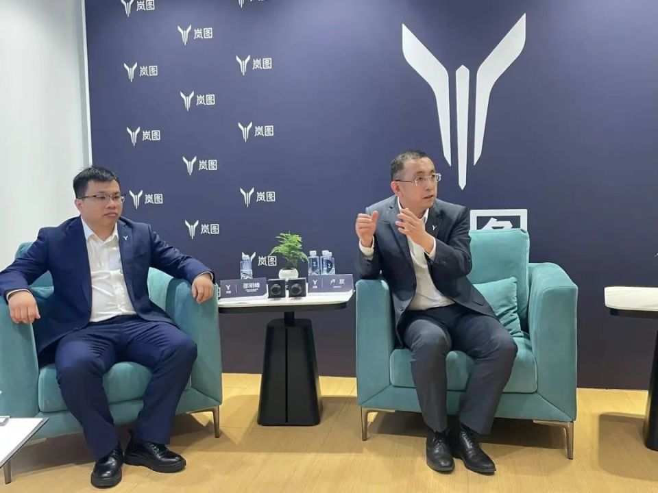 对话|岚图ceo卢放:以纯电为基础的混动技术具有重要意义!_腾讯新闻