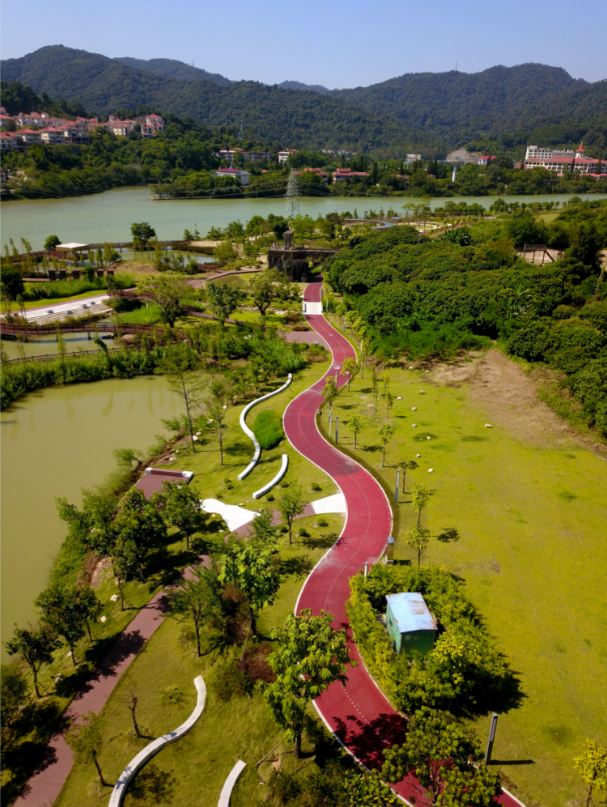 沿流溪河畔骑行,可欣赏国家版本馆,温泉风景区,米埗小镇,从都湿地公园