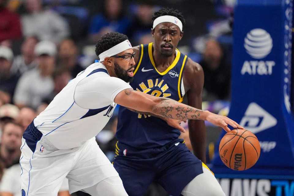 NBA常规赛：浓眉伤退！独行侠送步行者4连败 弗拉格15+10