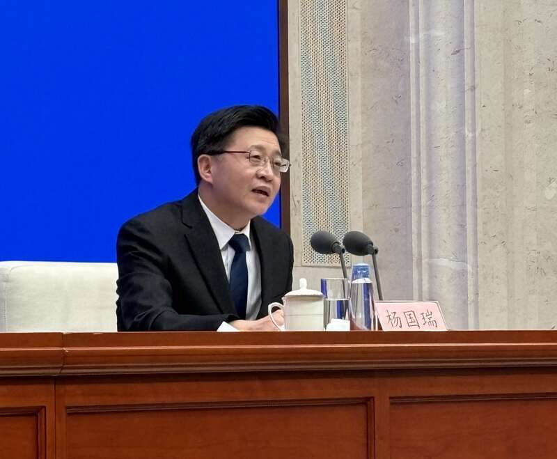 杨国瑞回答记者提问.