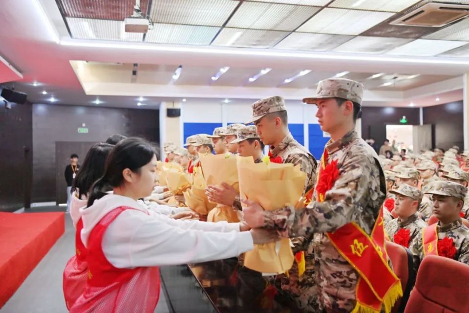 南安171名新兵奔赴军营!_腾讯新闻