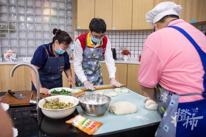 好事多磨!杭州第一托管中心代妈"喜气洋洋"-第2张图片-西安论坛资讯