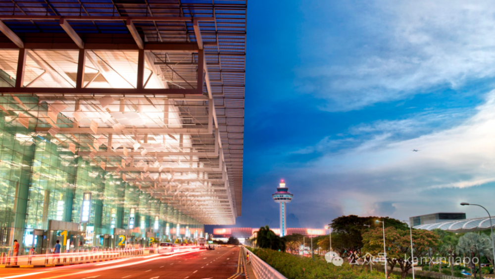 全球豪华机场排名第六的新加坡樟宜机场.