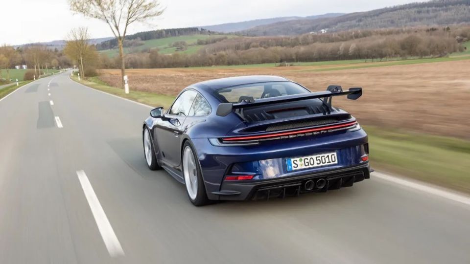 电动车又快又便宜,汽油车为啥不行?