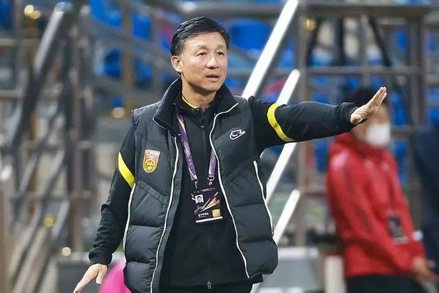 成耀东带国奥队本赛季8场比赛仅赢1场近6场友谊赛输5场