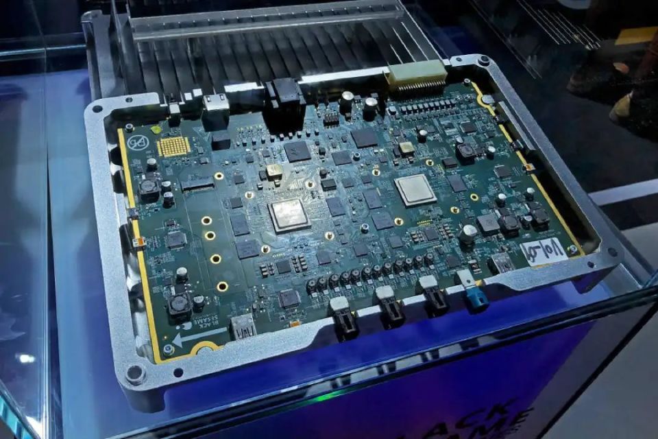 电厂车机芯片军备竞赛中的不可能三角