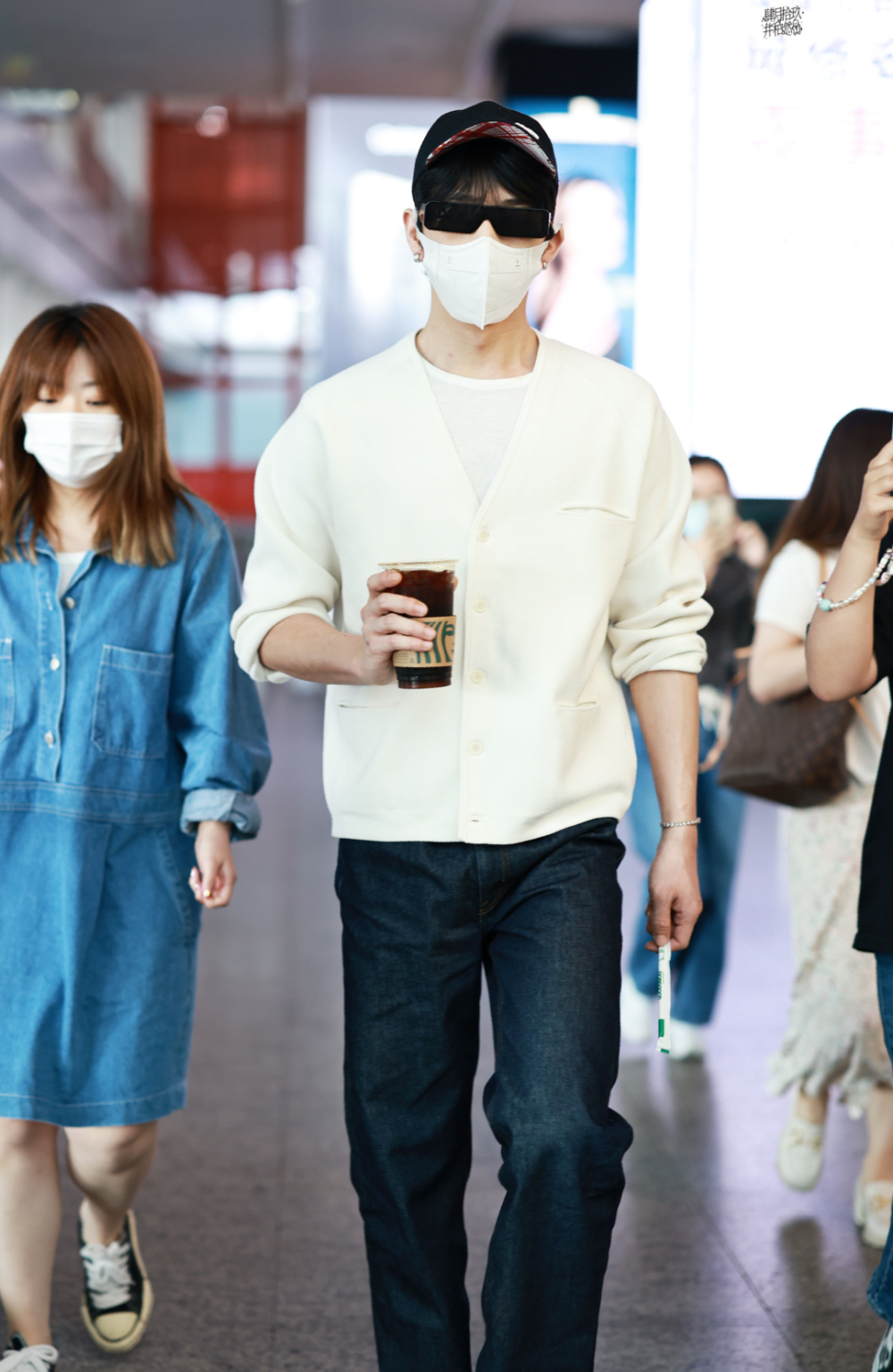 井柏然的"杀猪盘"穿搭也太有心机了,男女都可以借鉴