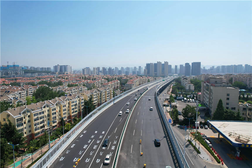 青岛市辽阳路快速路福海段地道段南半幅提前两个月通车