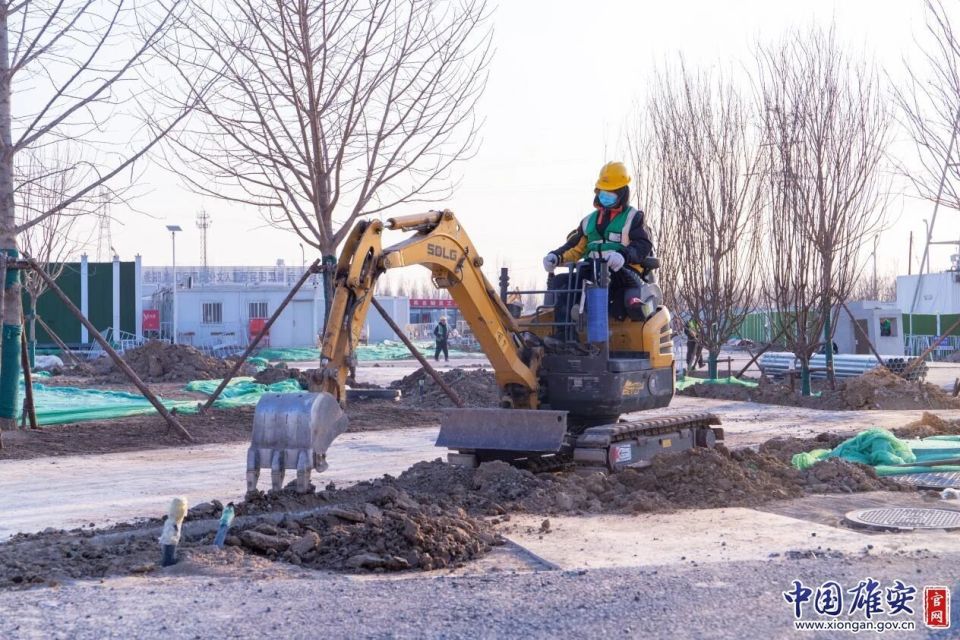 雄安新区建设者坚守岗位