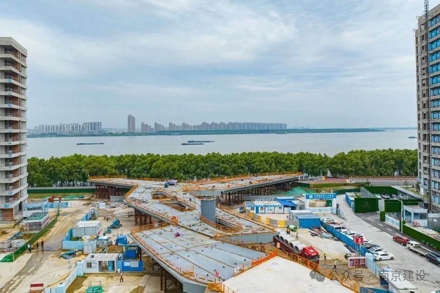 南京又添滨江岸线新地标,上元门城市客厅观江平台预计年底完工