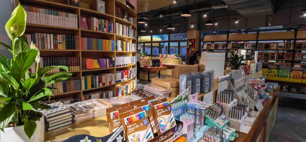 视频鲁迅先生曾数百次到访这家百年书店落地深圳