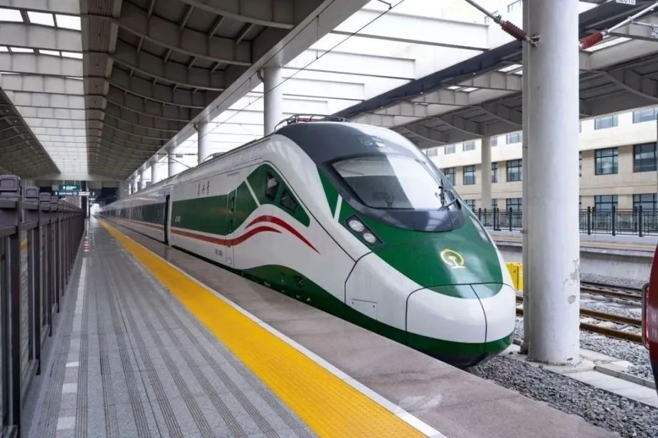 z44/3次;西安63杭州:z88/5 z86/7次;西安63上海:z94/1 z92/3次