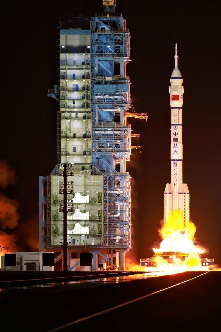 高清组图神舟十五号载人飞船发射场景及返回舱成功着陆精彩瞬间