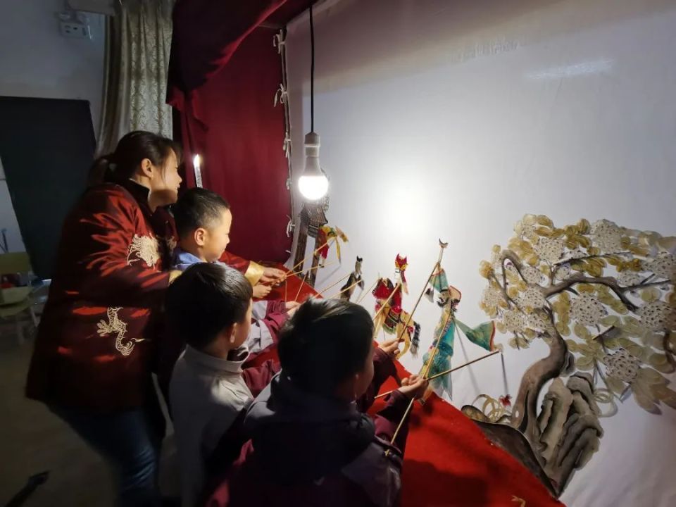 皮影戏走进松江校园_腾讯新闻