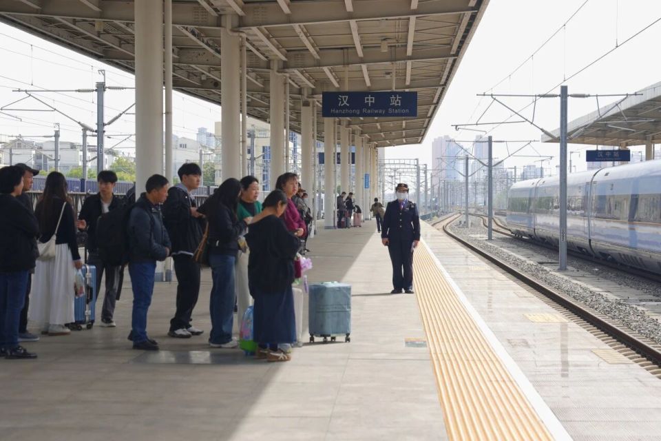 汉中车务段将加开多趟列车！_腾讯新闻
