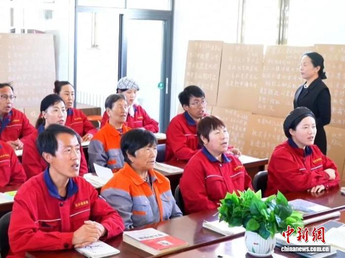 宁夏：移民村里的诗意新生_腾讯新闻